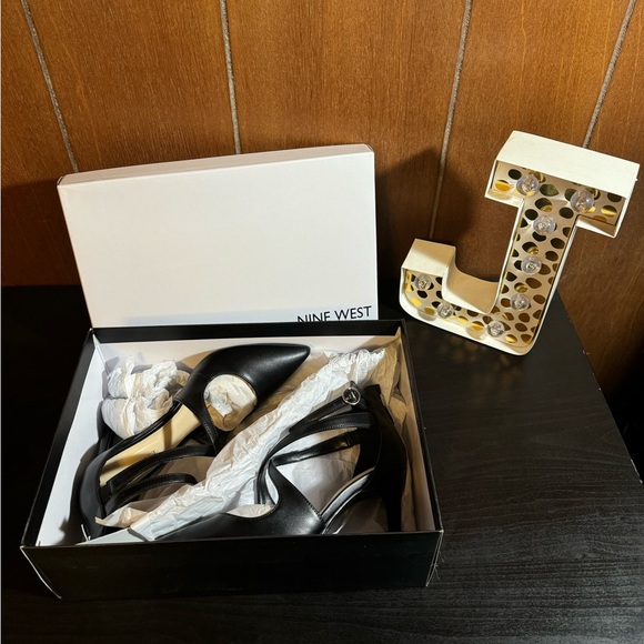 Black NINE WEST High Heel Size 6 - Picture 9 of 11